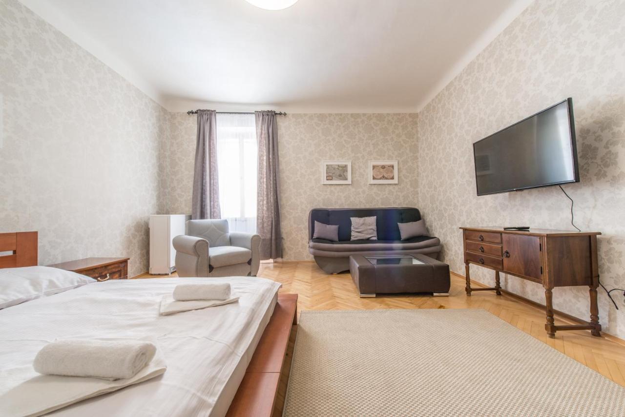 Prague Locals Monastery Apartments Экстерьер фото