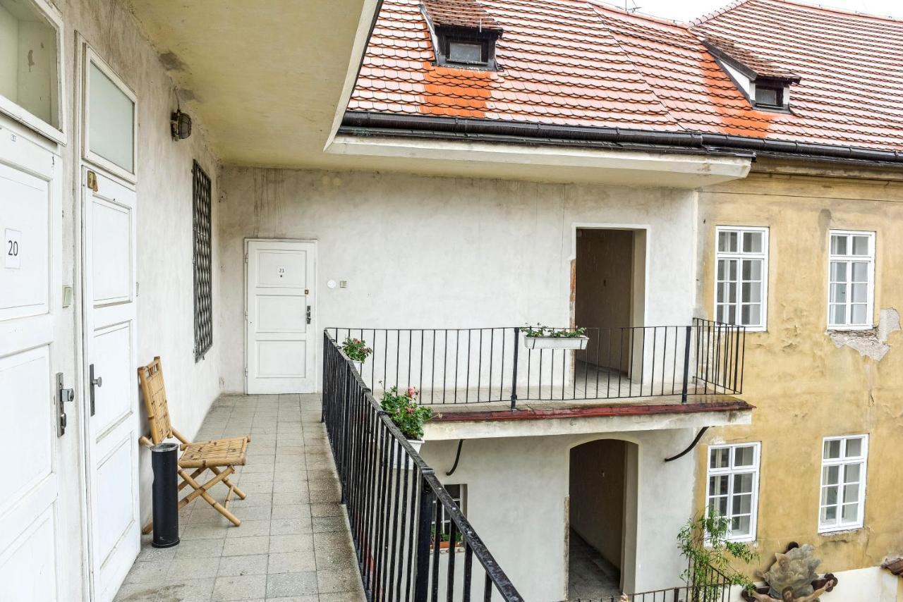 Prague Locals Monastery Apartments Экстерьер фото